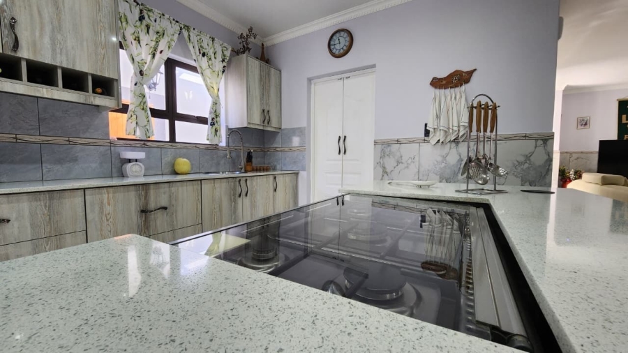 4 Bedroom Property for Sale in Country Club Western Cape